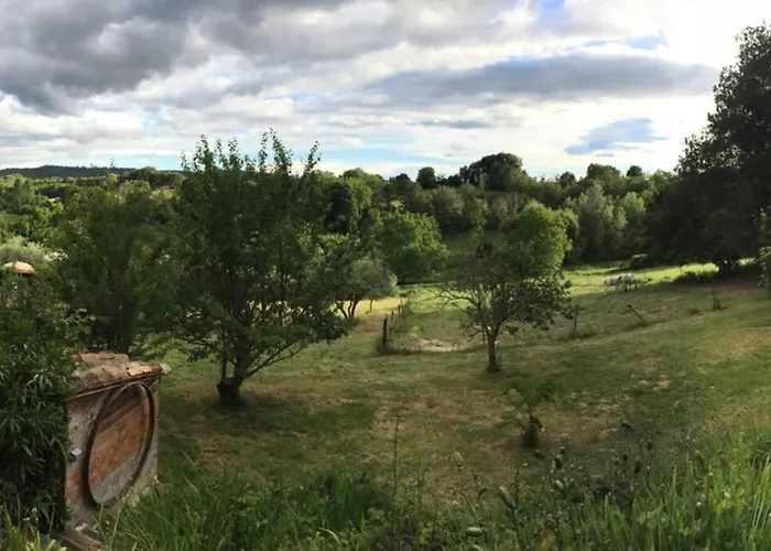 Hébergement de vacances Cocotte Luberon, Forcalquier Pierrerue (Alpes-de-Haute-Provence)