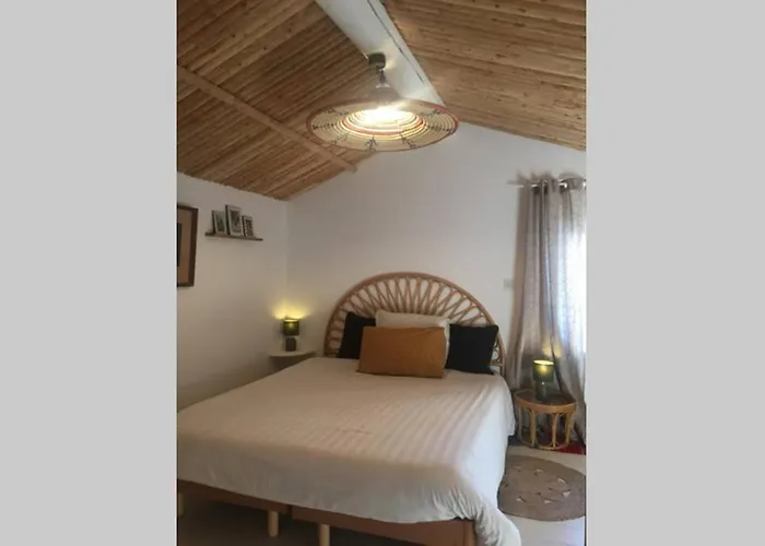 Hébergement de vacances Cocotte Luberon, Forcalquier Pierrerue (Alpes-de-Haute-Provence)